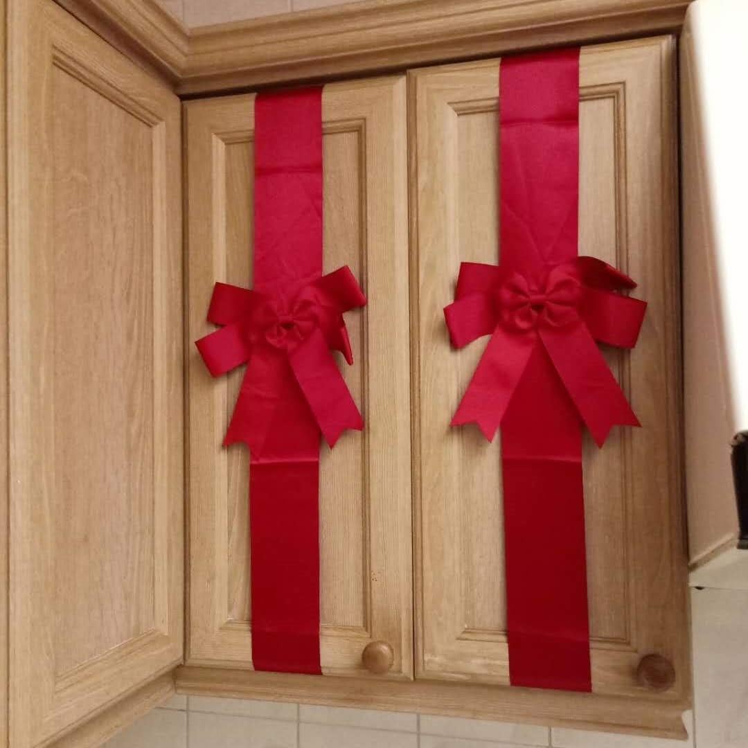 🎁 Red Christmas Cabinet Bow Set